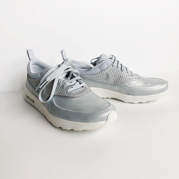 air max thea silver